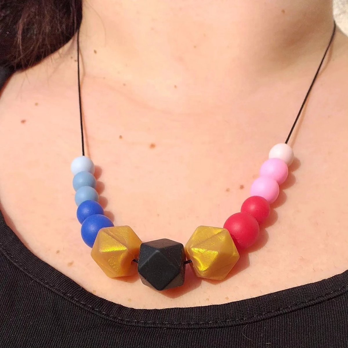 GeekyWndrs's tweet image. Plus que quelques heures pour profiter des -30% sur la boutique ! Si vous vous intéressez aux fidgets, bijoux sensoriels ou fantaisie, châles.. c&apos;est le moment d&apos;y faire un tour ! (Lien dans la bio)