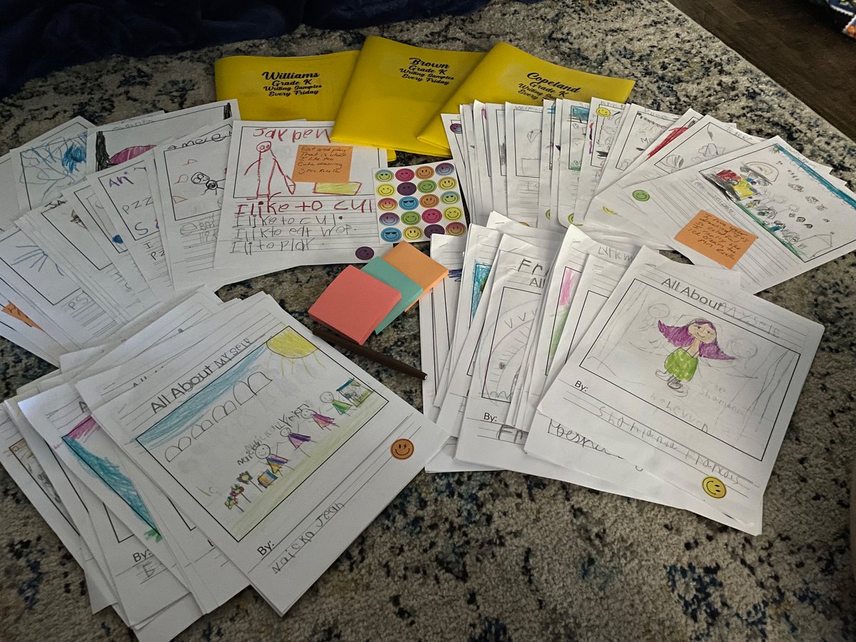 dbeena31's tweet photo. Giving weekly feedback to our kinder students for their writing https://t.co/6keRKv9XIP