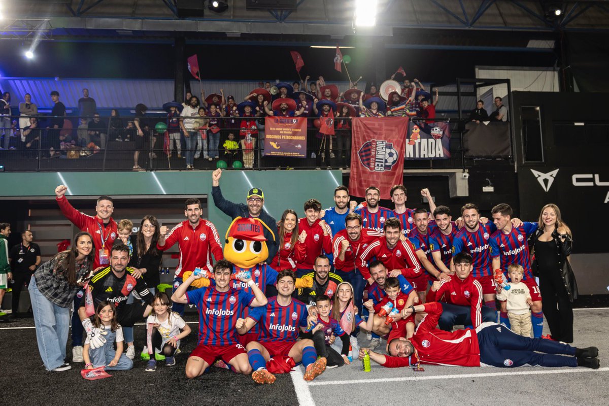 JijantesFC's tweet photo. A CUARTOOOOOOOS!!! 💙❤️ https://t.co/Of6YCGqK7S