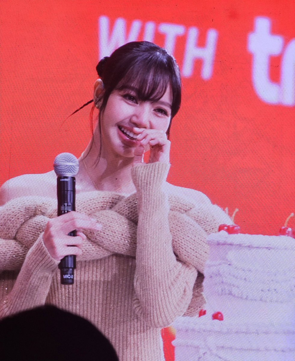 ONLY LALISA | Fan Account. tweet media