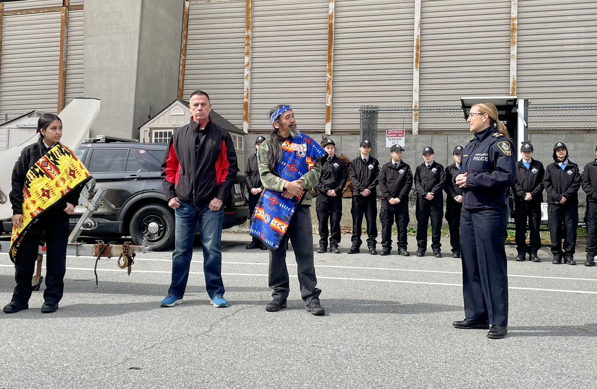 ChiefVicPD's tweet image. I was honoured to participate in the awakening ceremony of the @VancouverPD canoe #Nchu7mut. Thank you to the @SquamishNation  @VPDCadets @VPDDiversity &amp;amp; many others for making this such a special event. Looking forward to getting out on the water soon! #pullingtogether