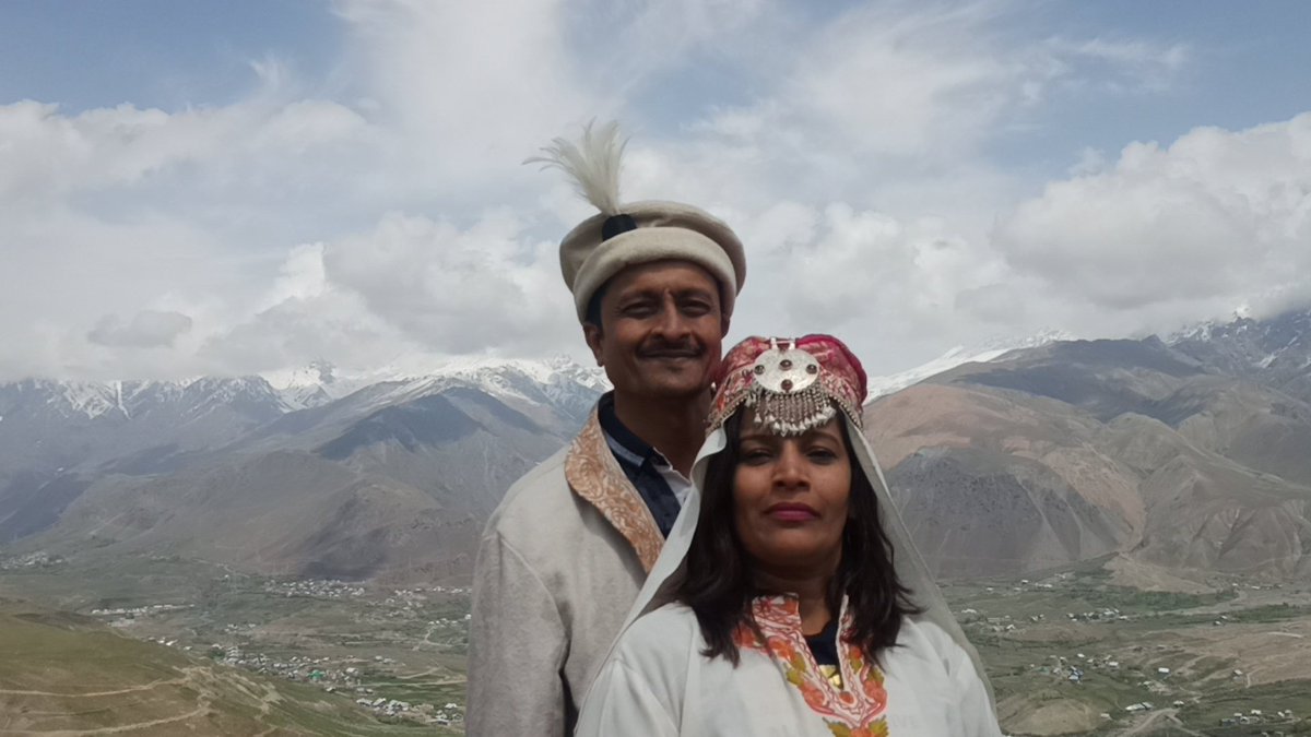 drassonline's tweet photo. Shina is a Dardic language of IndoAryan language family spoken by the Shina people in India Dras (Ladakh) #Shina ❣️ #culture #dress
@lg_ladakh @dcbandipora @SajjadKargili_ @rj_crsdras @Aminpolo9 @BashirTeroo 
Drass - Humas shina language https://t.co/WgnXhCMxng