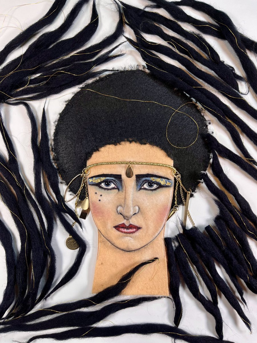 RIGHT, ALL THE PIECES OF HAIR ARE FORMED, NOW I’LL HAVE TO SEW THEM INTO THE RIGHT SHAPE ON SIOUXSIE. @SiouxsieHQ