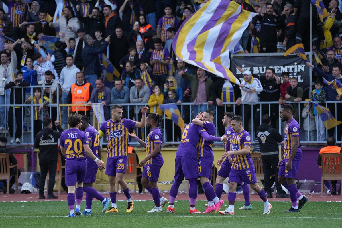 Tarihinde ilk kez Süper Lig’e yükselen şehrimizin köklü kulüplerinden Şampiyon @eyupsporkulubu ve camiasını yürekten kutluyorum.