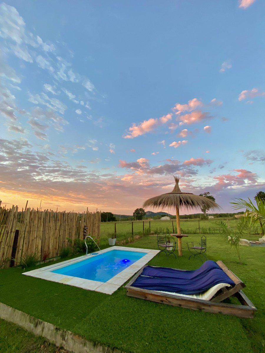 Cabaña Terrazza en Atyra hospedaje desde 380mil gs por pareja ya, es PetFriendly, totalmente equipada rodeada de serranías, a cuadras de la ruta principal, si buscan una opción cerca de Asuncion para los días de intenso calor, mega recomendado 👏🏻🙌🏻