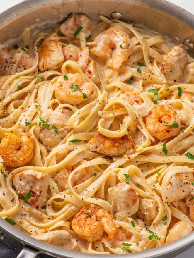 Chicken & Shrimp 🍤 Alfredo Noodles 🍜  homecookingvsfastfood.com 
#homecooking #homecookingvsfastfood #food #fastfood #foodie #yum #myfood #foodpics