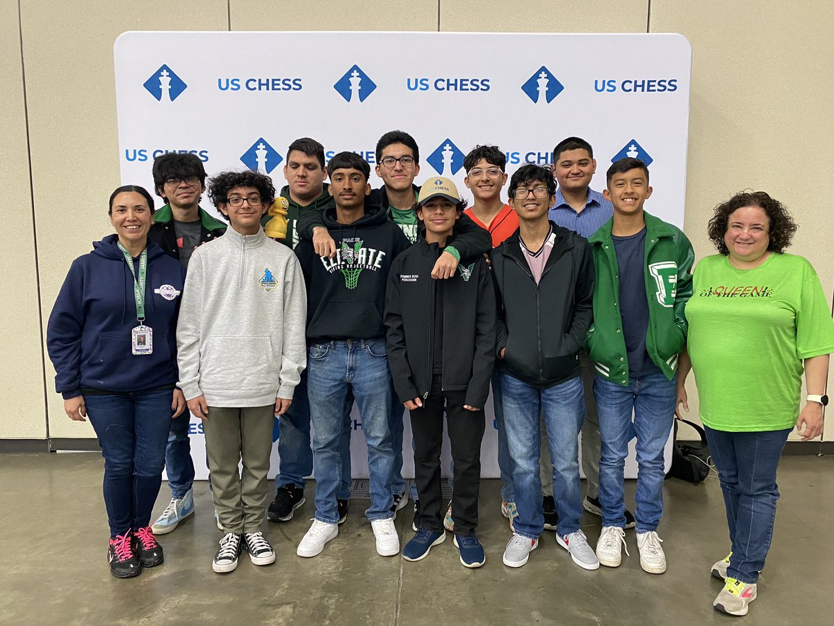 USChess's tweet photo. The PACE chess team from Brownsville, TX. @jpechsvikings #hschesschamps https://t.co/j3fNxAei2m