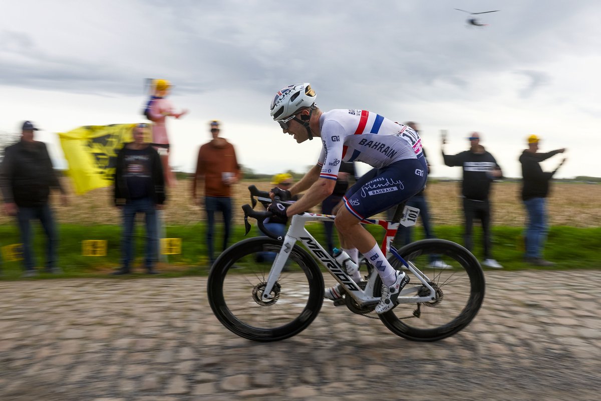BHRVictorious's tweet photo. 🇫🇷 #ParisRoubaix 

💪 TBV leader @fred_wright0 claimed a superb 13th place at the fastest @parisroubaix in history, sprinting in the iconic velodrome amidst a reduced group battling for the top ten.

#RideAsOne #rideforGino 

📸 @SprintCycling https://t.co/jwmSu9mEBs