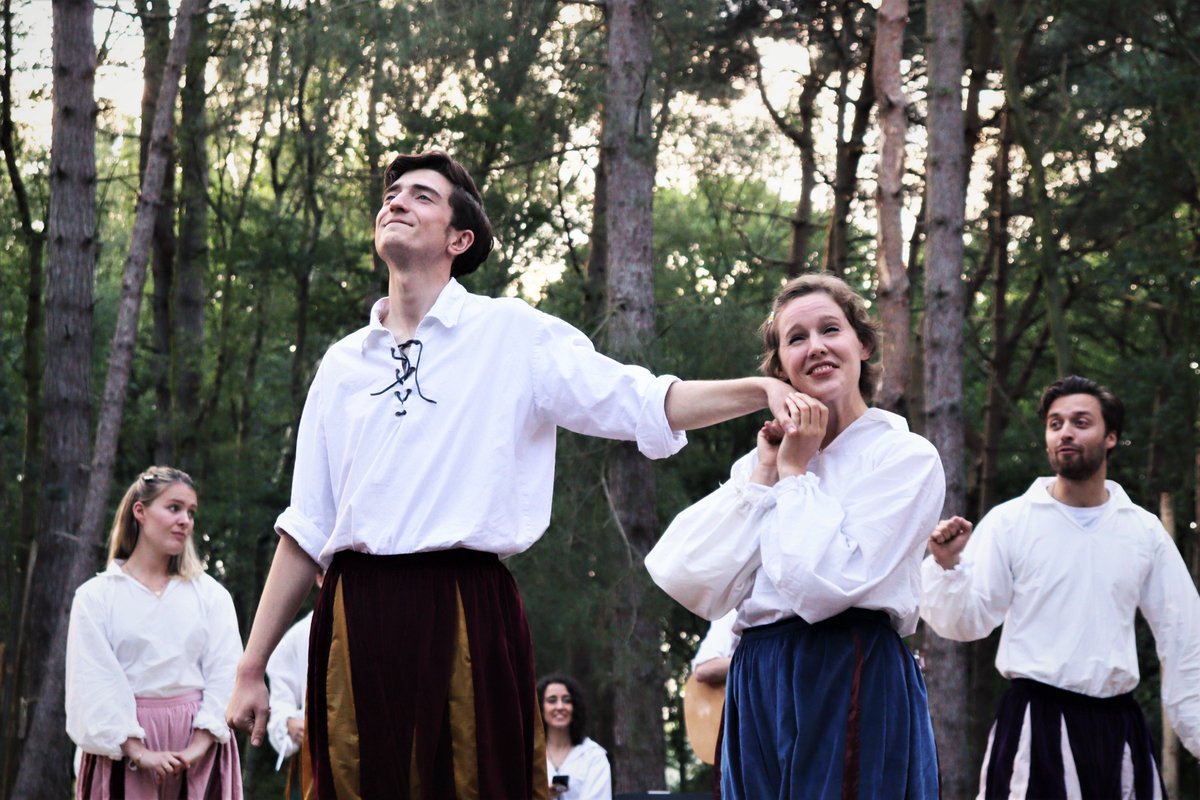 We're thrilled to be strutting our pantaloons at Shoreham Shakespeare Festival (@Wordfest_by_Sea) on the 26th April! See us improvise a new Shakespeare play with just your audience suggestions and our overactive imaginations! ⏰ 19:30 Tickets: rb.gy/yqgmis