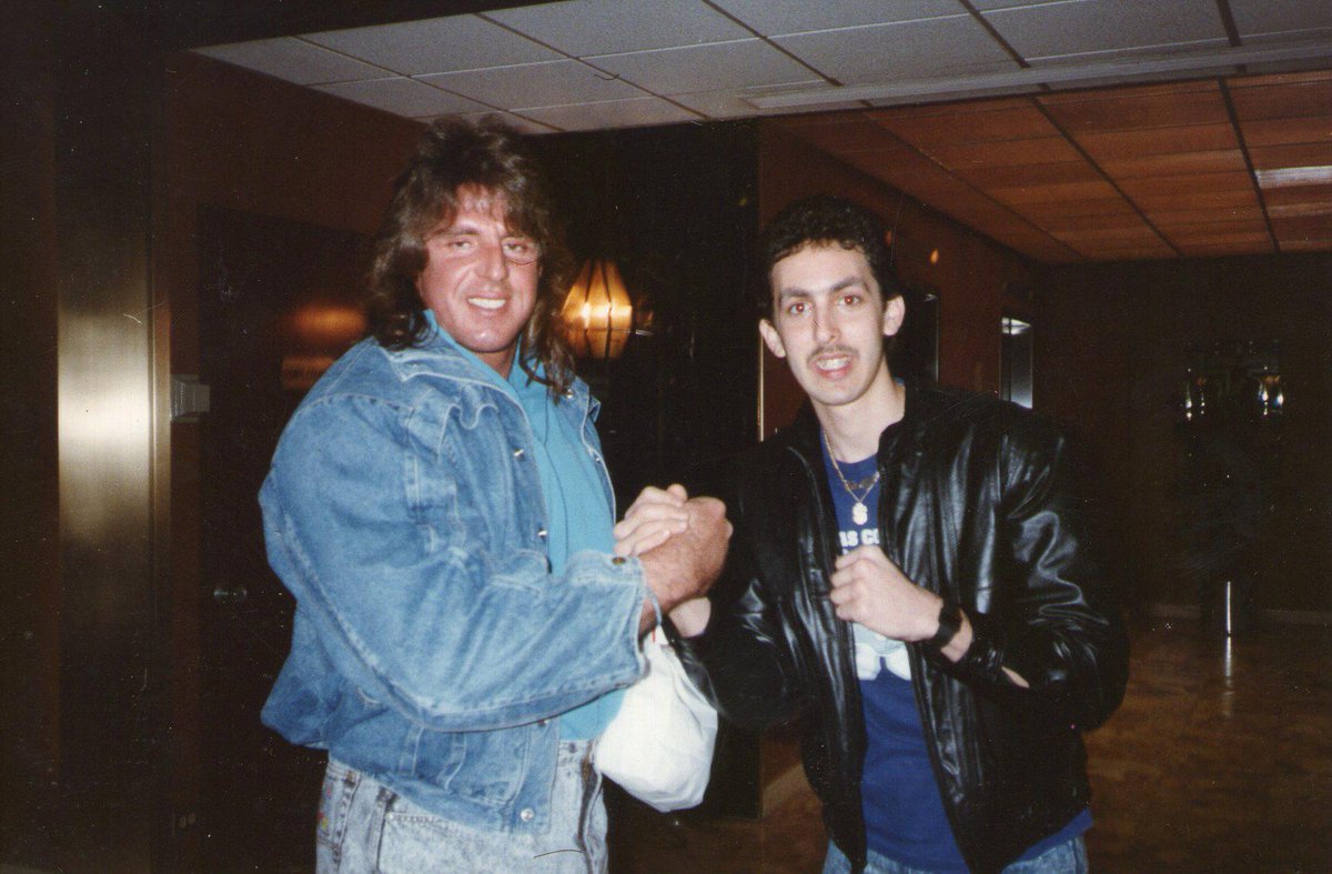 #OnThisDayInWWE 10 years ago the Ultimate Warrior makes his last ever wrestling appearance on #WWERaw as he sadly passes away the next day. Warrior was always VERY nice to me in the 1980's and the pic of us together before his first ever WWF match at MSG is PRICELESS.…