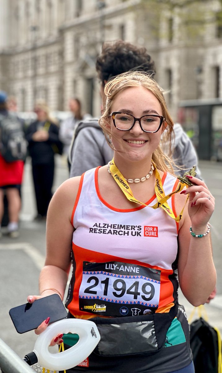 Congratulations to my daughter for pushing herself out of her comfort zone and completing the London Landmark Half Marathon today 🩷 #LLHM2024 #AlzheimersResearchUK