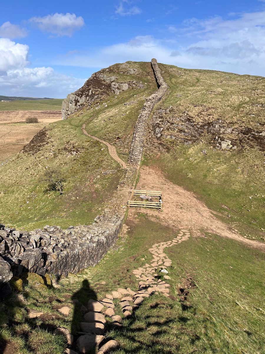 Back up to what our four refer to as “the gap where the Sycamore was at Sycamore gap” on a BRACING afternoon across @NclDiocese. The first time since @BishopNewcastle’s Good Friday Meditation @BBCRadio4: bbc.co.uk/programmes/m00…