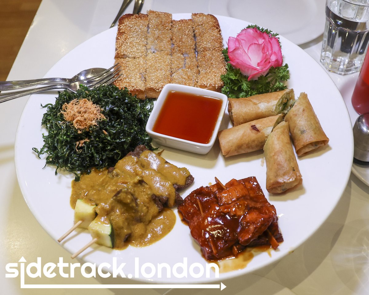 🥢#Eat: Vegetarian Mixed Hors D'oeuvres with barbecue ribs, spring rolls, seaweed, sesame toast and satay beef skewers at #LovingHut in #Archway #hollowayroad #chinese #veganchinese #veganrestaurant #vegan #veganlondon #london #food #foodspotting #londonfood #foodinlondon
