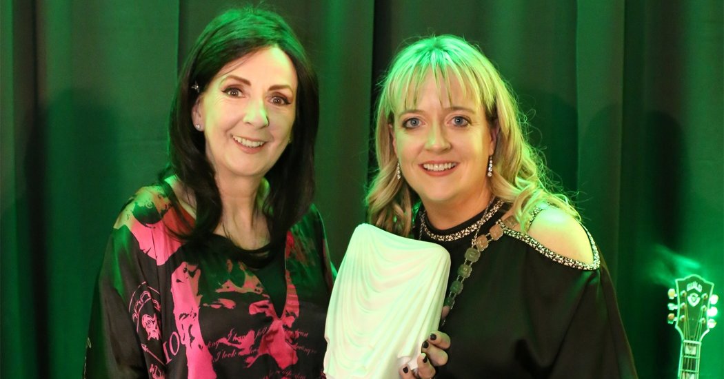 Events: Musical celebrations as Moya Brennan is awarded Donegal Person of the Year - donegalwoman.ie/2024/04/07/eve…