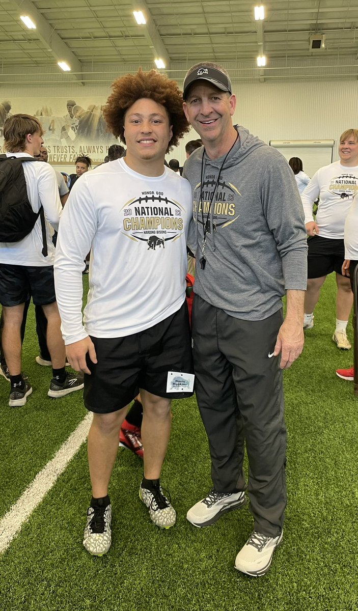 I had a great day at <a href="/Harding_FB/">Harding Football</a> prospect camp. Thank you for having me. ⚫️🟡<a href="/PaulSimmonsHU/">Paul Simmons</a> <a href="/MattUnderwoodHU/">Matt Underwood</a> @JhalenSpicer <a href="/recruitLD/">Lake Dallas Football</a> <a href="/YoungyoungCoach/">Coach YoungYoung</a> <a href="/27hometeam/">Dudley McAfee</a>
