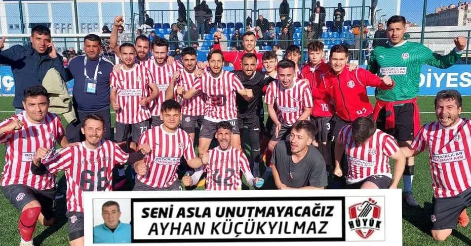 HuyukGundem's tweet photo. Hüyük Belediyespor tek golle 3 puan aldı.
Tebrikler bizim takım.
Hüyük Belediyespor 1
Ereğli Yesilyurtspor 0
#Hüyük #Konya #Playof https://t.co/o3LSqtKnqa