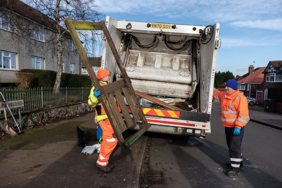 ♻️ Birmingham's Mobile Household Waste Centres will be out and about across the city next week 🚛 

🏙️ Find out where they will be visiting or search by postcode using the link in the comments below 👇

#KeepBrumTidy 💚