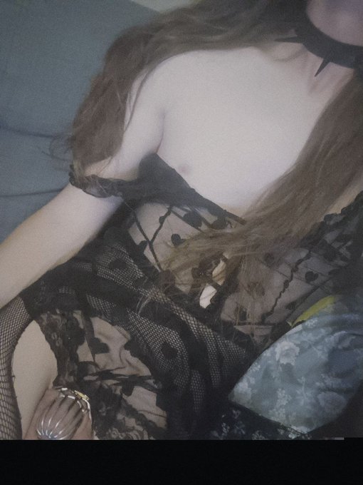 last pics for this outfit 🥰🥰 https://t.co/z8pm6tGk4H<a href="/tag/locktober"class="tags"><span>#locktober</span></a>