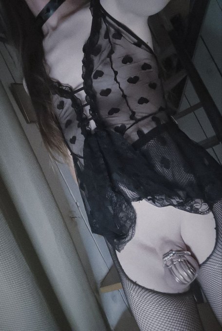 last pics for this outfit 🥰🥰 https://t.co/z8pm6tGk4H<a href="/tag/locktober"class="tags"><span>#locktober</span></a>