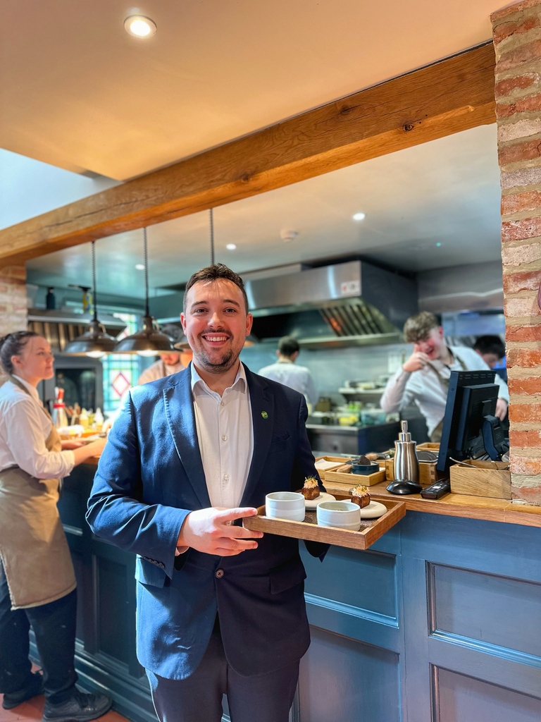 Restaurant Manager @bailey._.brooks serving our two-part crab course to our guests during last week's service, which gets a thumbs up all round. 😄👍