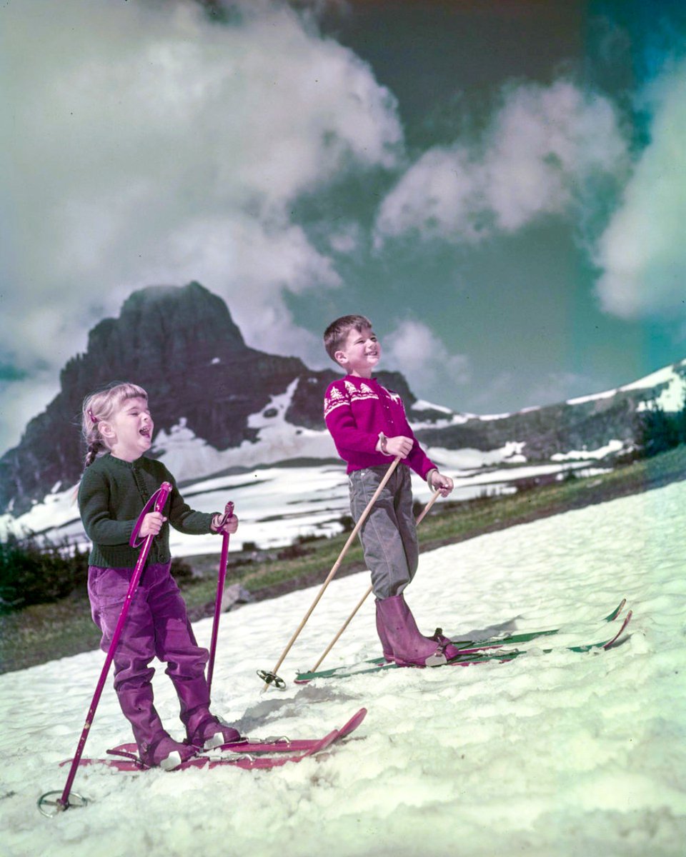 Skiing at Logan Pass circa 1956 📸: Bob and Ira Spring
