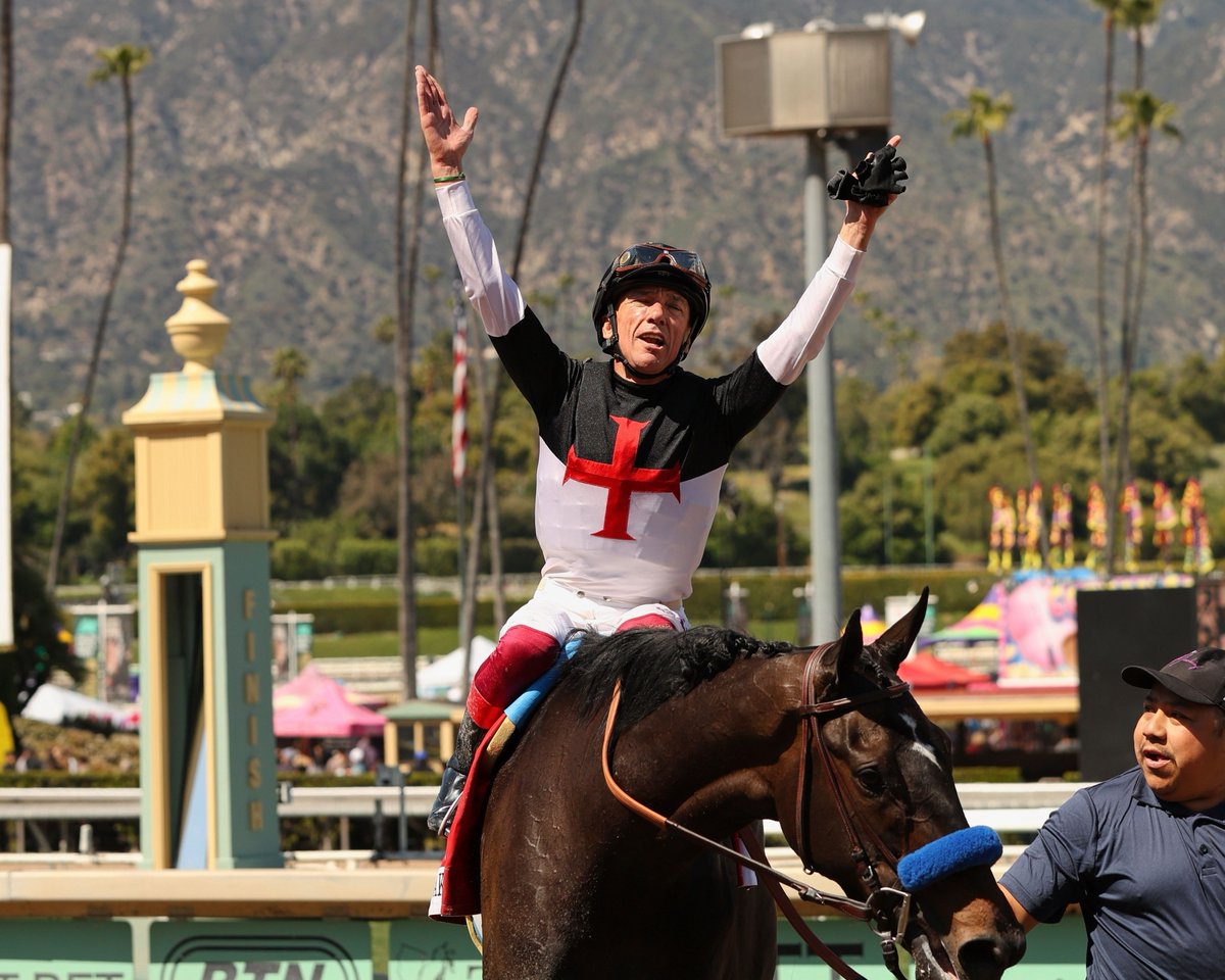 What a day Saturday @santaanitapark turned out to be for @FrankieDettori! 📸 Richard Steele & @a_evers