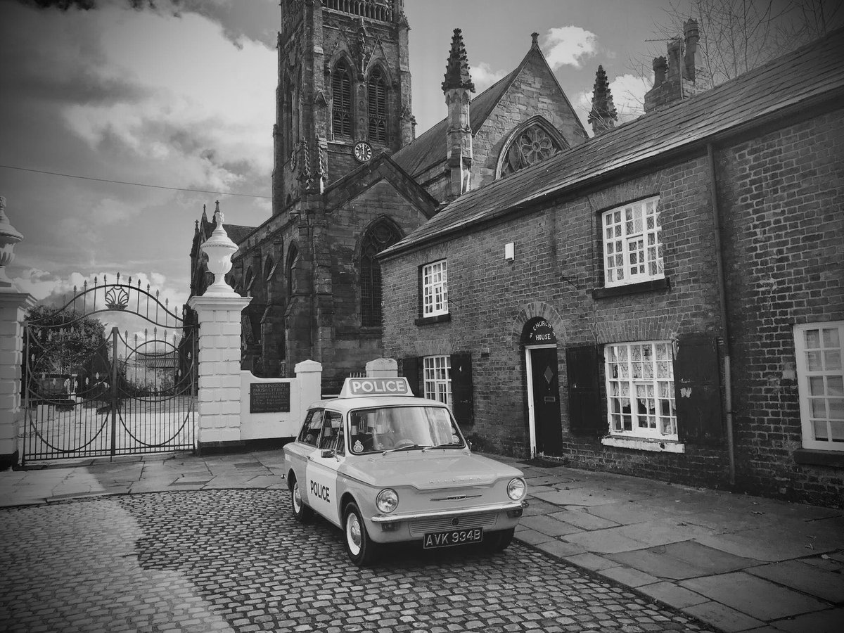 The world looks better in Black & White. Such a beautiful location outside #WarringtonParishChurch #Warrington #Cheshire