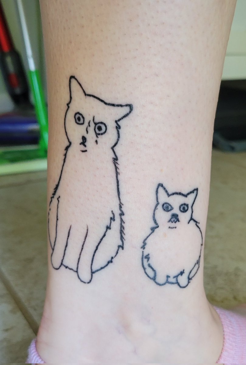 @poorlycatdraw The inspiration, the artwork, the tattoo. Thank you so much! 😻 The og pic was in selfie mode so it's mirrored.