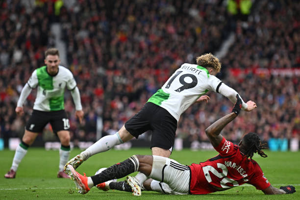 100% penalty. Can't argue with that. #LFC #MUNLIV #EPL #OldTrafford #Elliott