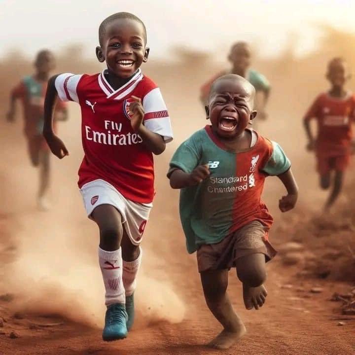 bhannington's tweet photo. @LFC is Feeling the @Arsenal Heat!๐โค๏ธ๐บ๐ฌ
#StillAtTheTop https://t.co/wdEMxlR3rg