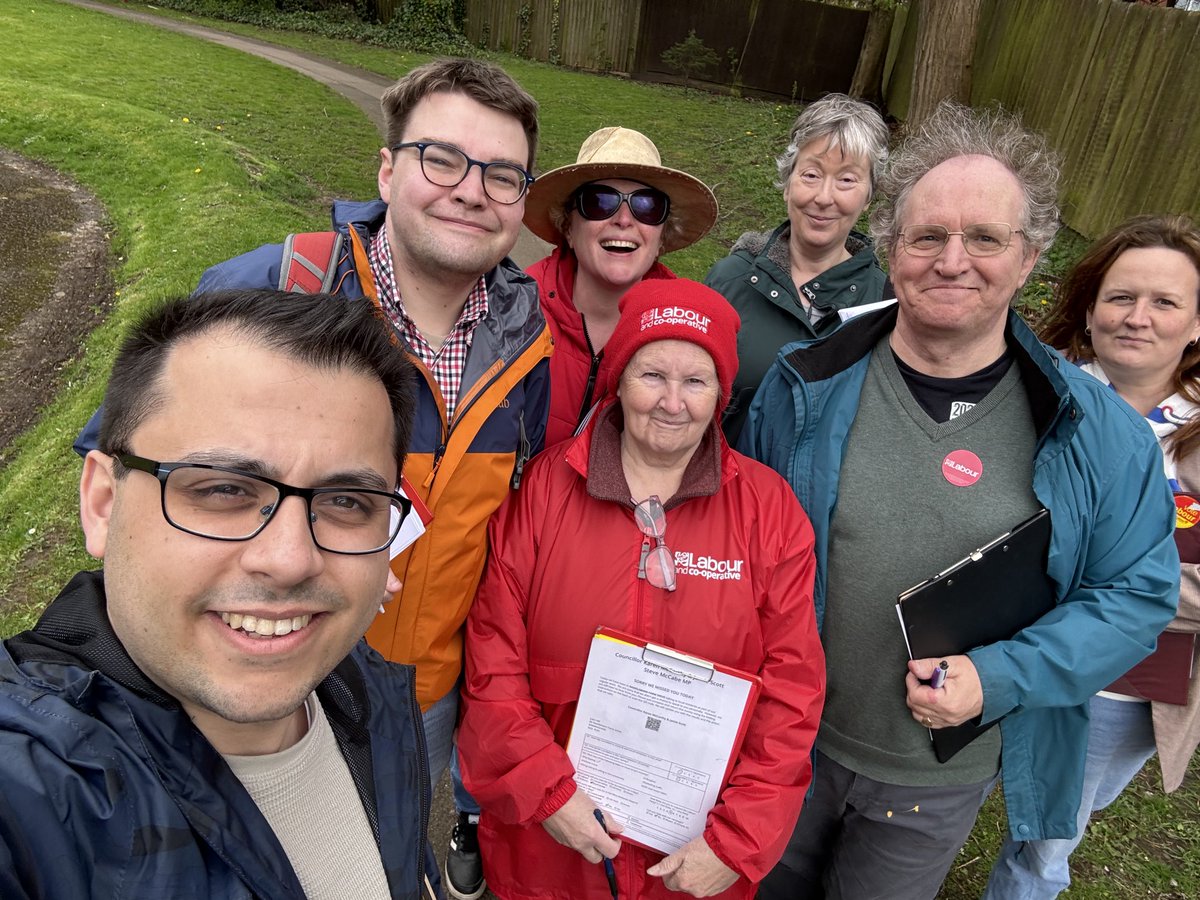 Great response on the doorsteps in Bournbrook & Selly Park for ⁦@JScottBSP⁩ 🌹🐝 ⁦@BrumLabour⁩ ⁦@KarenInSellyOak⁩ ⁦@jeevanjones⁩ ⁦@ElaineHook1⁩ ⁦@WMLabour⁩