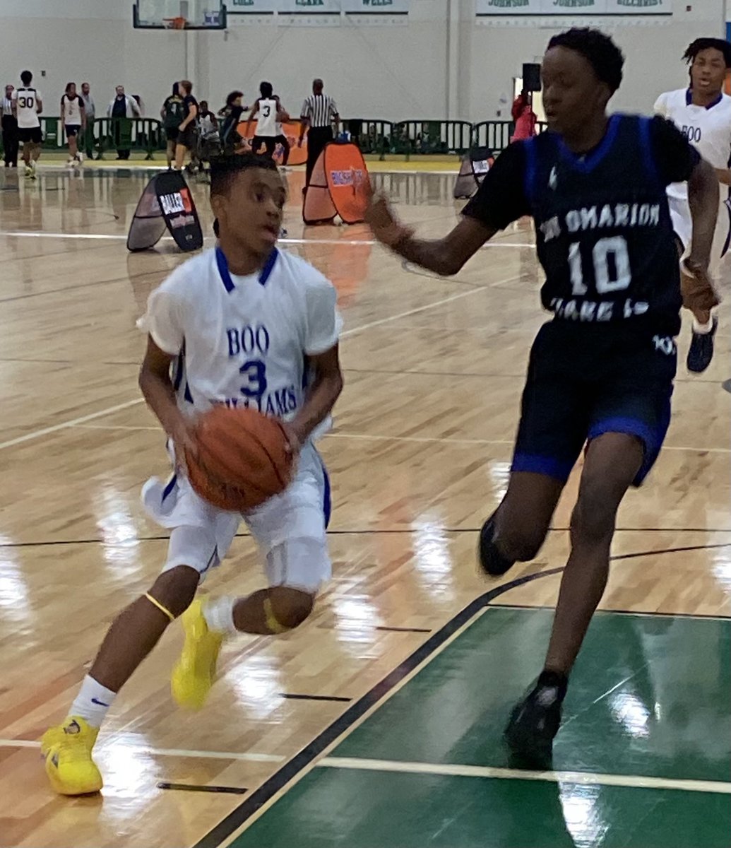 Boo Williams 2029 guard Aidyn Jones drives against Rate 1’s. Jones earned MVP honors with a 19 point performance. #BigShots #VATipOff ⁦@BigShotsToday⁩ ⁦@BigShotsGlobal⁩