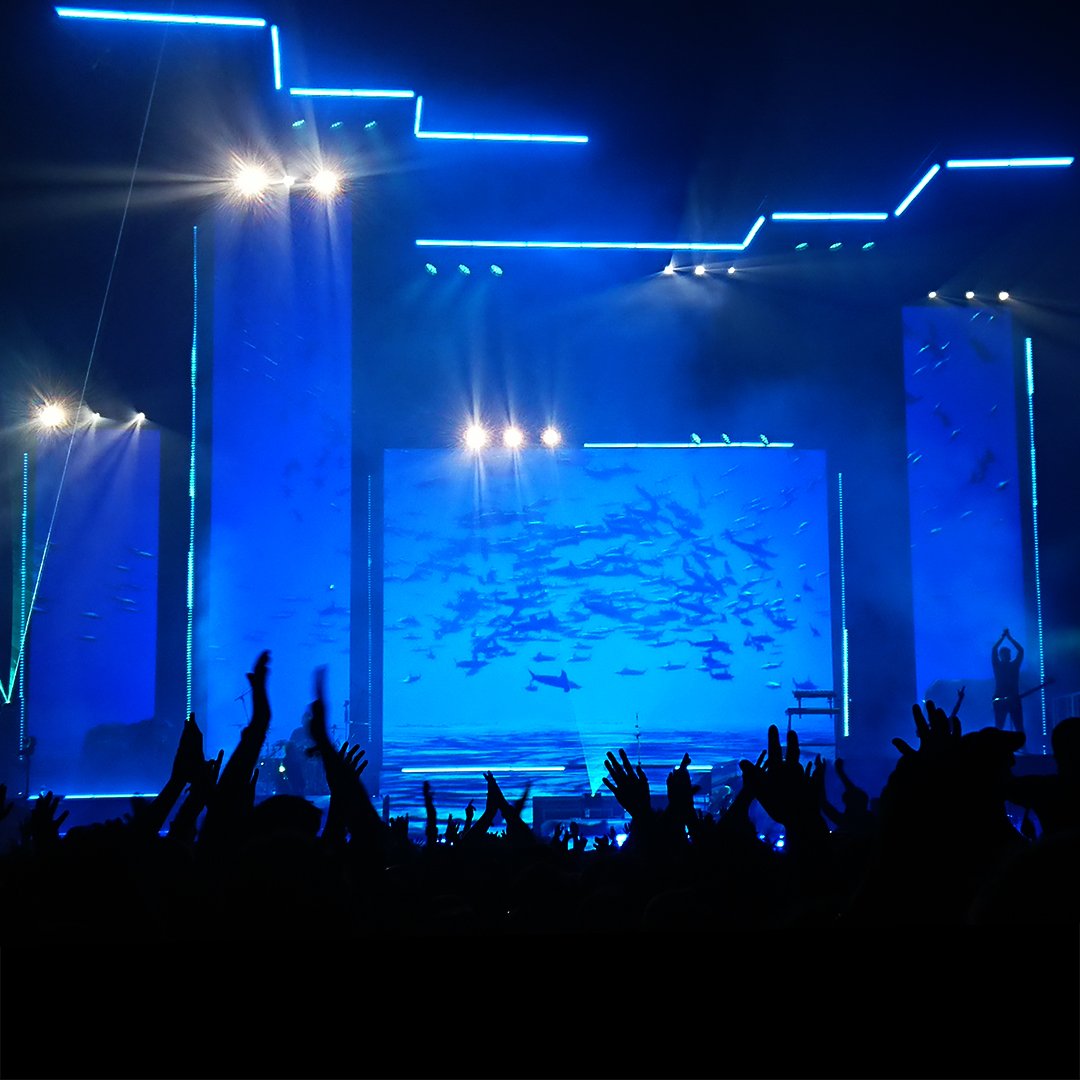 blinkinLAB's tweet image. blinkinLAB created some new custom visuals for @Pendulum recent arena tour of the UK. 
#LiveVisuals
#ShowGraphics
#LEDmapping
#DnB