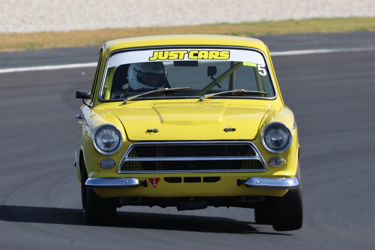 Anthony Colton at the wheel of his Ford MK1 Lotus Cortina during the Historic Touring Cars under 2L & Invited Race 5 on Sunday. VHRR @official_vhrr JUST CARS @justcars.com.au #AnthonyColton #fordcortina #lotuscorina #touringcars #motorsporthistory #ford #motorsport 🏁