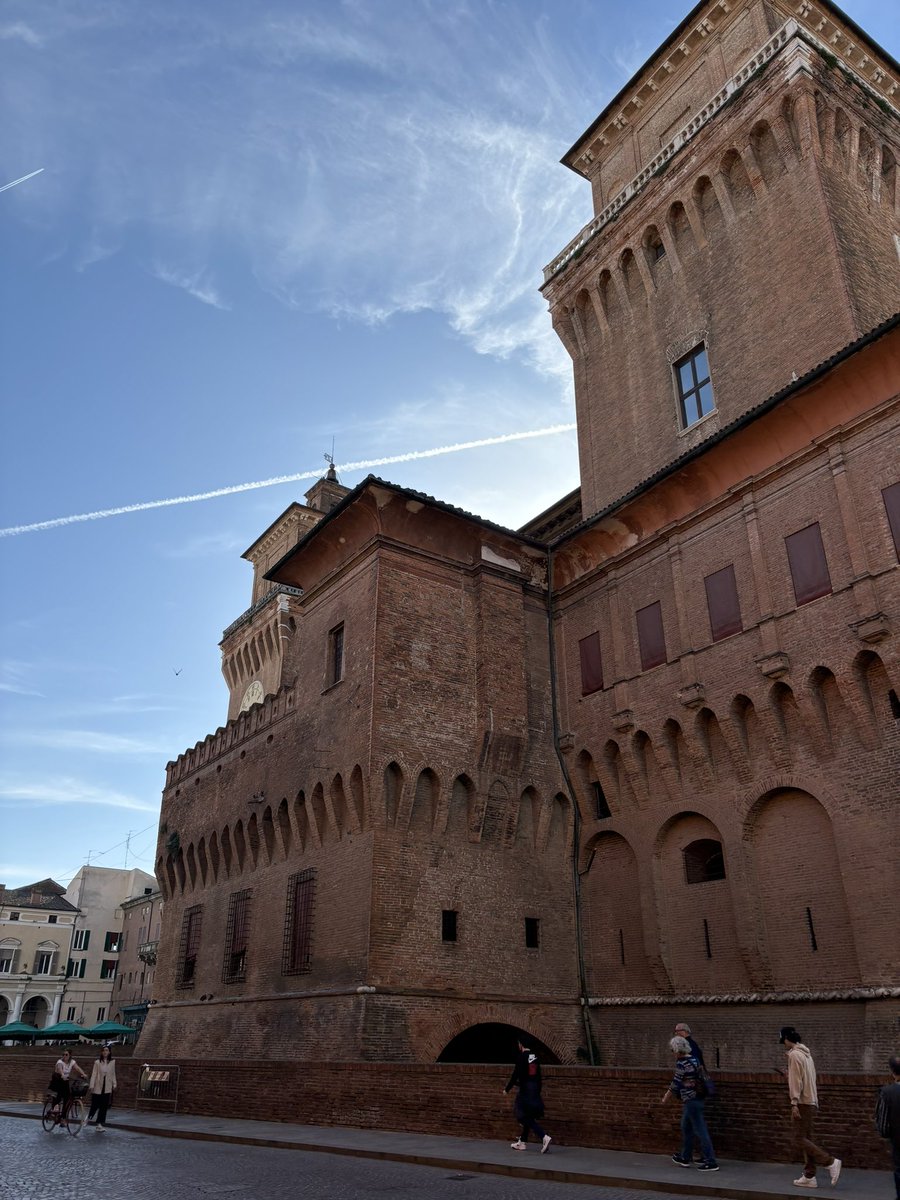 Lungo Corso d’Este non si apre alcun giardino dei Finzi-Contini, ma a #Ferrara si respira ancora un’aria alla Bassani. #7aprile