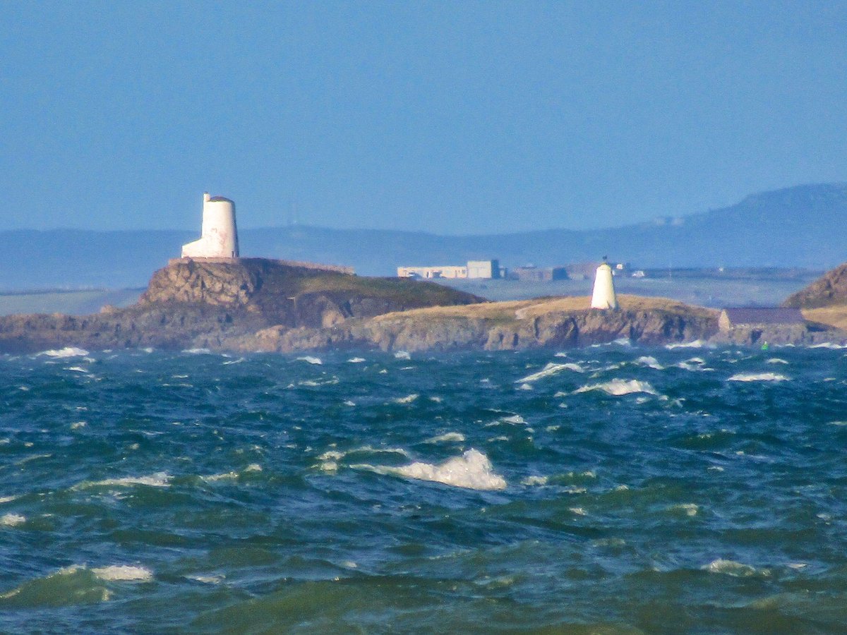 'Across The Waters', Ynys Llanddwyn, Nr Newborough & Anglesey Racing Circuit, Ty Croes taken from Dinas Dinlle Beach🏖🏎🏍🌊@Ruth_ITV @DerekTheWeather @ItsYourWales @BBCWalesNews @BBCCymruFyw @BangorWalesNews @NTCymru_ @nationaltrust @CaernarfonEGCK #LoveAnglesey @angleseycircuit