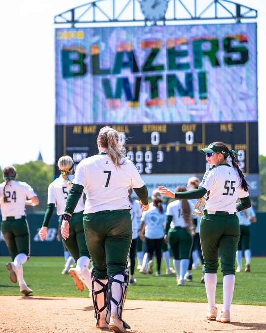 Victory Frames 🤠🧹

(📸: jalenphotographs/IG)

#WinAsOne