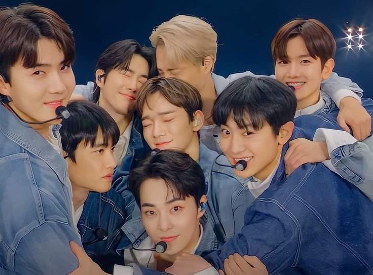 dkysecha's tweet photo. Happy 12th debut anniversary my EXO, Terimakasih semuanya udah debut walaupun aga telat ngestan exo yaa tapi kehadiran exo tuh membawa banyak perubahan. Bersyukur banget bisa kenal exo dan exol, sukses selalu guyss💋🫶🏻🫶🏻  #우리들의_영원한피터팬_엑소 #12YearsWithEXO #weareoneEXO https://t.co/FeSO0M8hP1