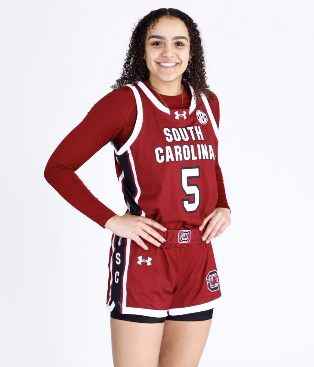 Tessa Johnson off the bench vs Iowa: 19 PTS 4 RBS 1 AST 1 BLK 7-11 FG 3-6 3P 2-2 FT South Carolina is your 2024 NCAA Women’s College Basketball Champions! 🐔