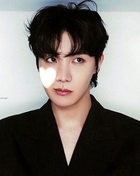 تا می‌تونید برای هوباهوبا این زیر ریپلی  بزنید و این توییت رو ریت کنید تا دیده بشه.

CONGRATULATIONS JHOPE 
SUCCESSFUL POPSTAR JHOPE 
THE ULTIMATE ACE OF KPOP JHOPE
#HOPE_ON_THE_STREET_VOL_1