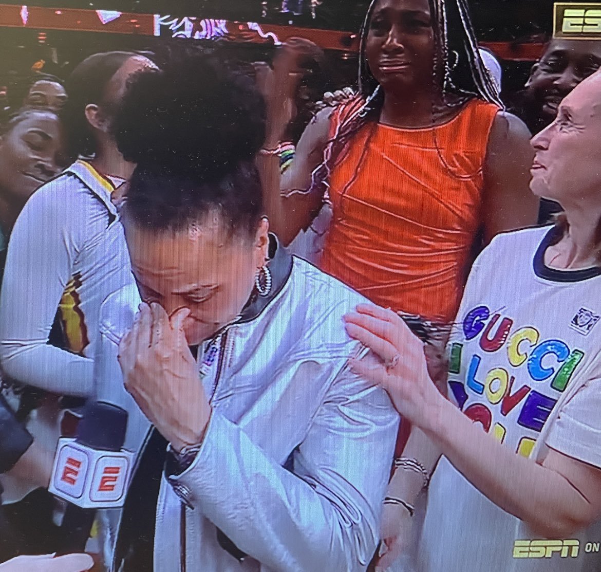 Congrats to Philly’s Dawn Staley winning her third national championship at South Carolina. She is in tears. Add it to her Olympic gold medals and her WNBA All-Star nods. Amazing amazing career!