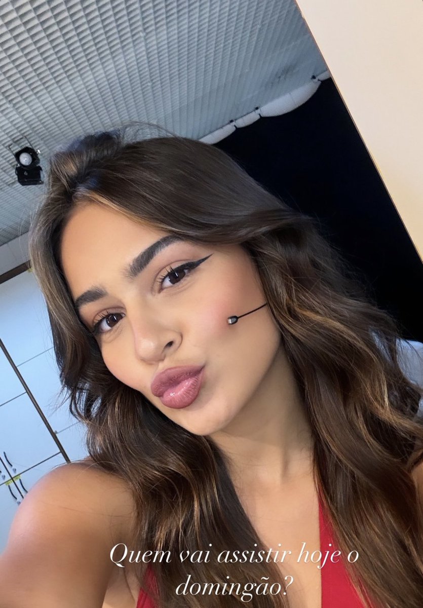 ItsmeTess02's tweet photo. Só acho que nada mais justo que uma hashtag #giunodomingao para enaltecer essa diva @BuscacioGiu que merece TANTO reconhecimento 🥹🫶🏻 https://t.co/LbPVuBcT5d
