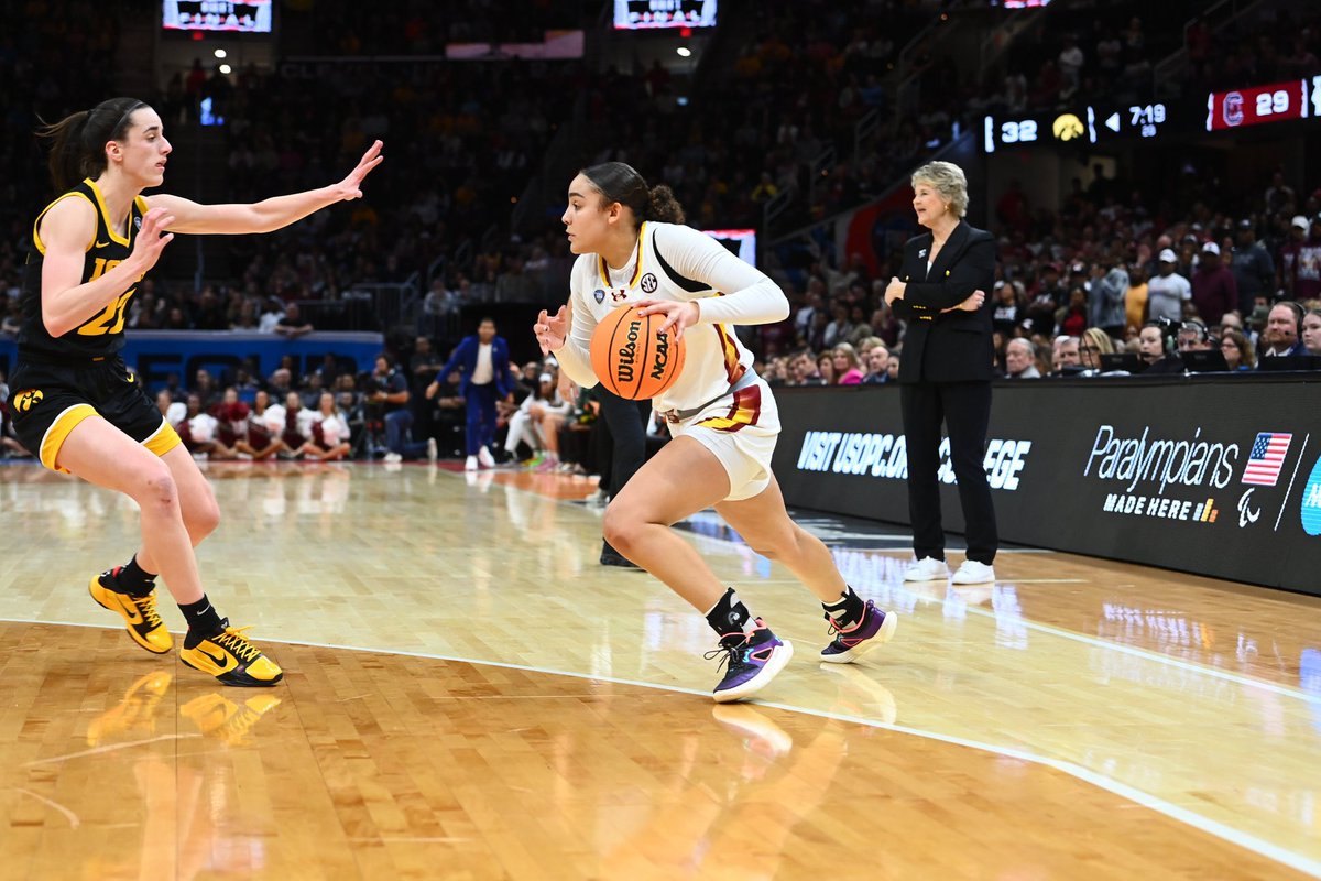 SOUTH CAROLINA WINS IT ALL WITH A PERFECT RECORD. 🔥🔥🌟🌟 🌟TESSA JOHNSON. *mind you, came off the bench* 🔥19 PTS 🔥4 REB 🌟KAMILLA CARDOSO 🔥15 PTS 🔥17 REB 🌟TE-HINA PAO PAO 🔥14 PTS 🔥3-4 3PT (📸 @GamecockWBB )