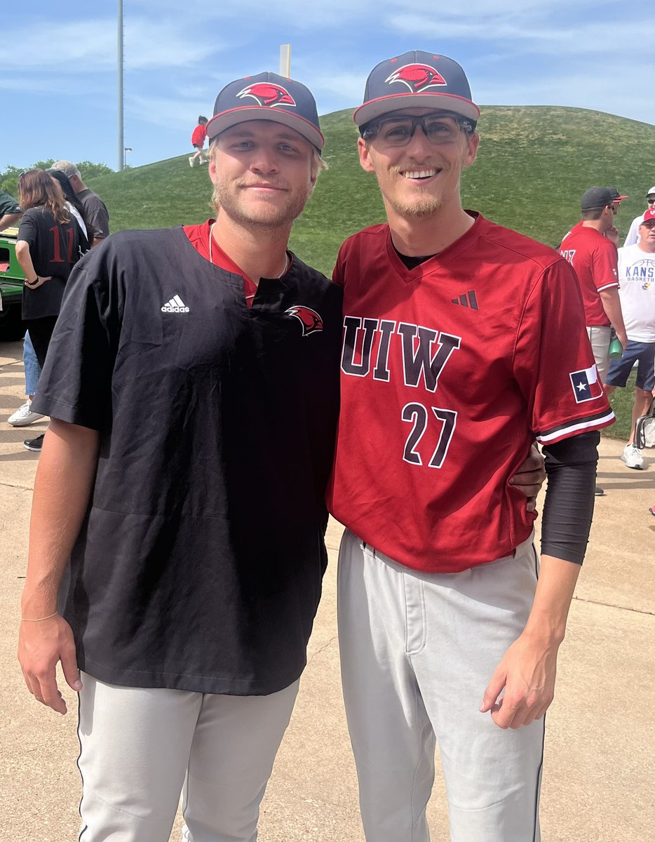 These 2 Azle Baseball Alums had a great weekend pitching in relief against Baylor. 7.3 IP, 1 Run, and a Dub.