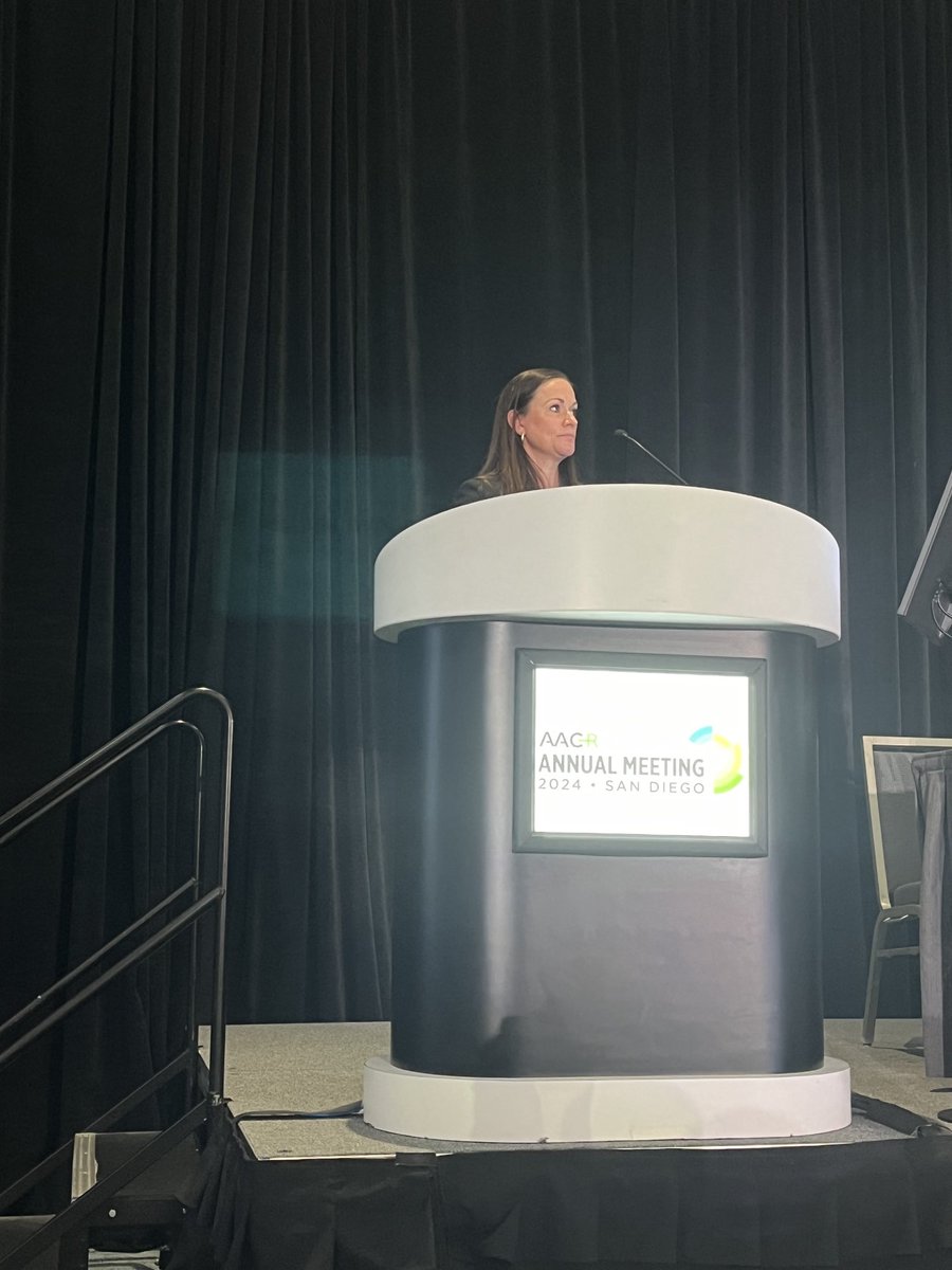 An incredible talk ⁦by ⁦rising star ⁦@JennGuerriero⁩ ⁦@DanaFarber⁩ #aacr24 @AACR⁩ annual meeting on targeting macrophages in the context of parp inhibition 👏👏👏