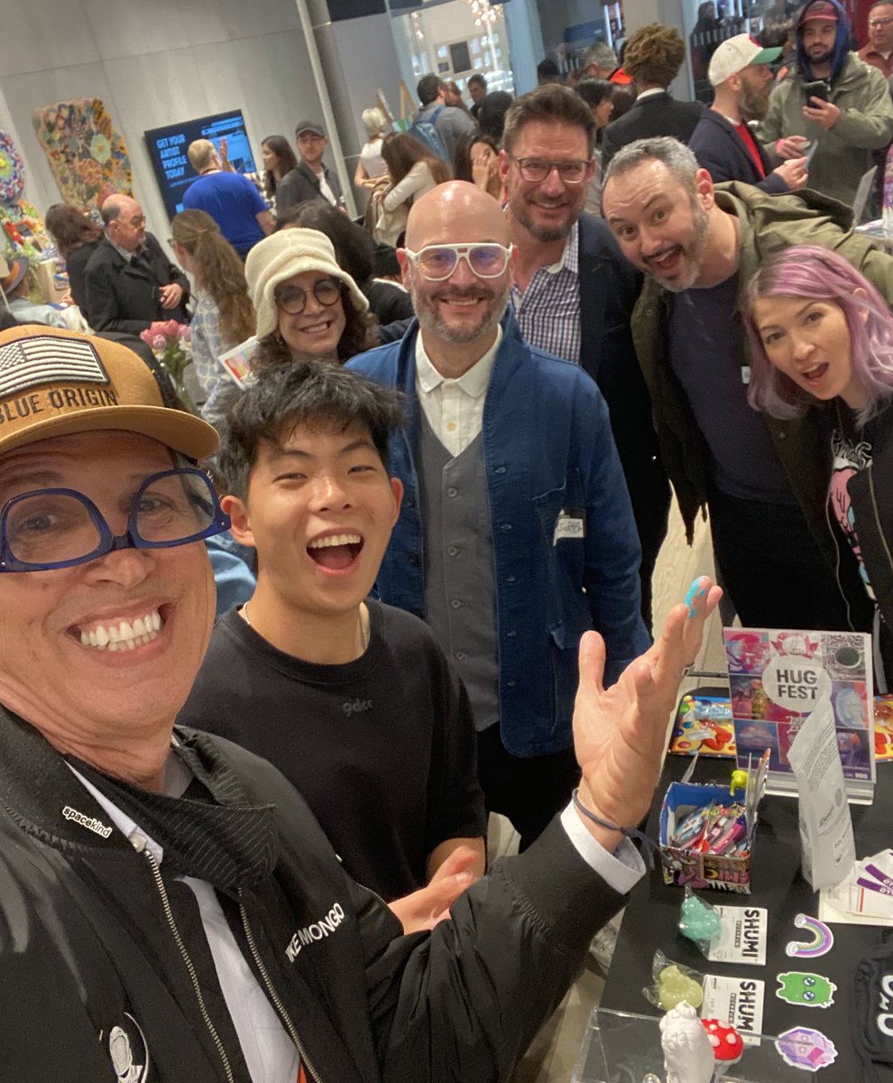 #HUGFEST 2024 at @thecanvasglobal the “it really happened” photo R-L: @mumbot @Adamtastic (and @vincentghoste in the back at the @DenimCoffee booth) @SBJ_NFT @artscojo @xoj9 @richardzphotoz & me #NFTNYC2024