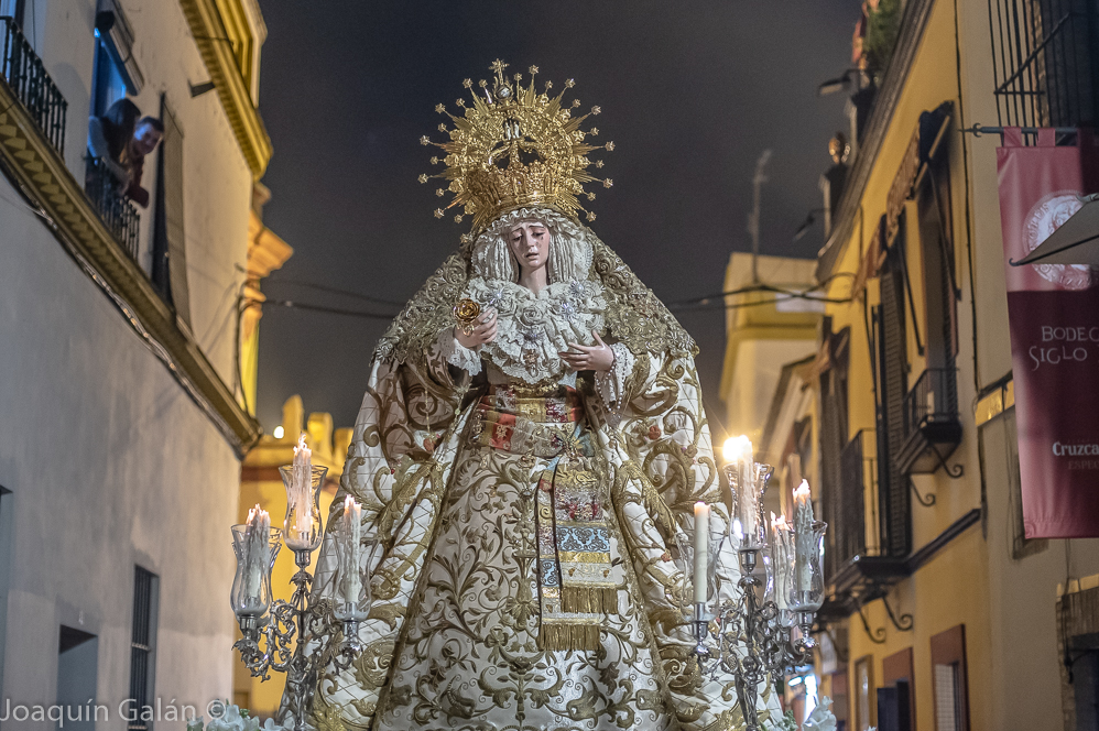 .@hdadestrella #Traslado de vuelta desde @santaanatriana a sus capilla de la Estrella para celebrar los #350añosFusiónEstrella #TDSCofrade #TDSActualidad #Sevilla #Triana #EstrellaTriana #VirgenDeLaEstrella
