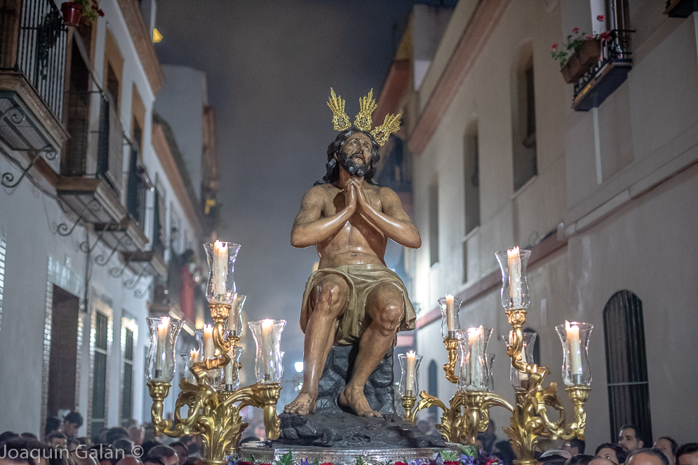 .@hdadlaestrella #Traslado de vuelta desde @santaanatriana a sus capilla de la Estrella para celebrar los #350añosFusiónEstrella #TDSCofrade #TDSActualidad #Sevilla #Triana #PenasDeTriana #PenasEstrella #EstrellaTriana