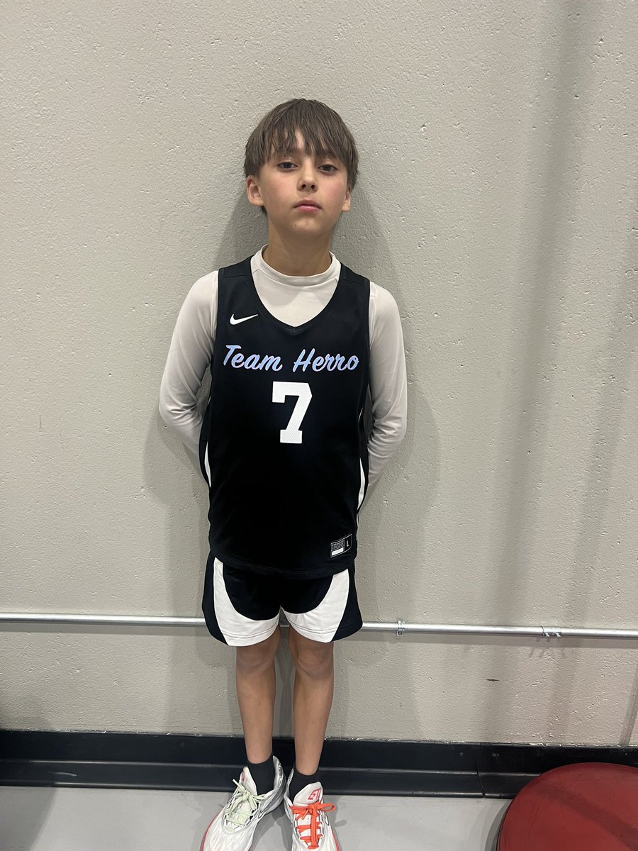 teamherro_2031's tweet photo. Big win in bracket play earlier today vs Kessell National @ny2lasports Swish n Dish

@myleskirchoff07 19pts(3-6 3pt), 3 stls, 3 asst
Drayven Brazzel 9pts, 5 reb
Chance Patti 7 pts 14 reb 3 asst https://t.co/SgpGg2b35E