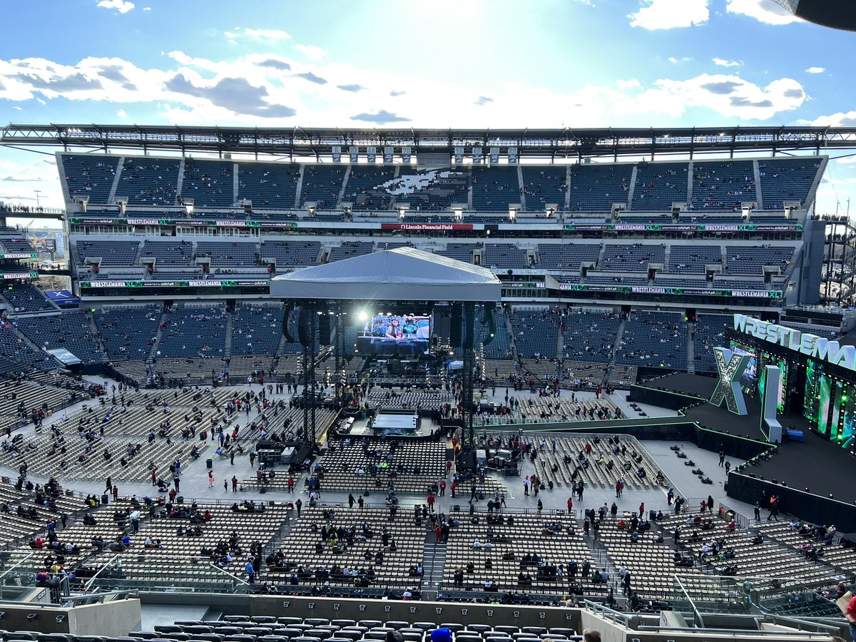 Absolutely beautiful evening for @WWE @WrestleMania here in Philly!!! @Madusa_rocks